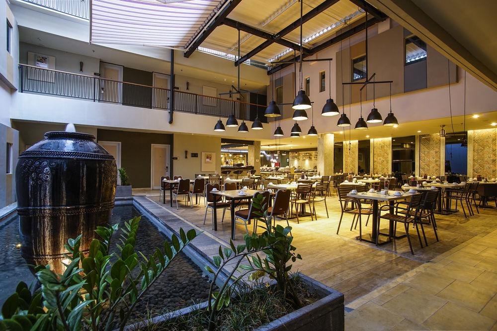 Sevn Legian Hotel Exterior photo