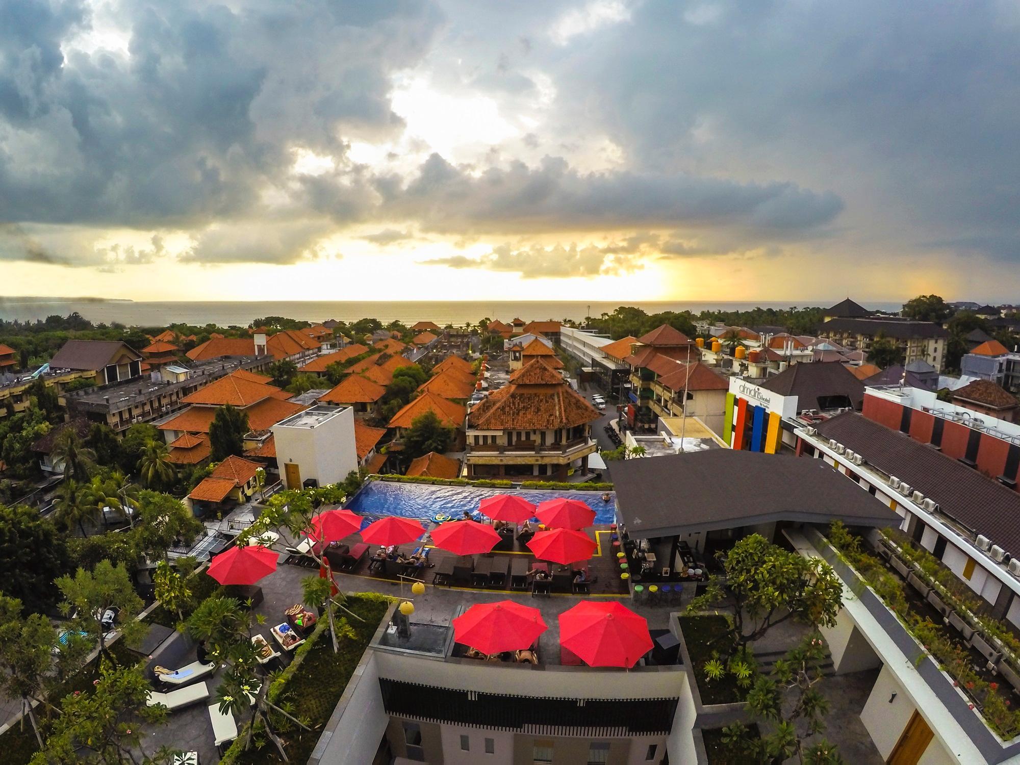 Sevn Legian Hotel Exterior photo