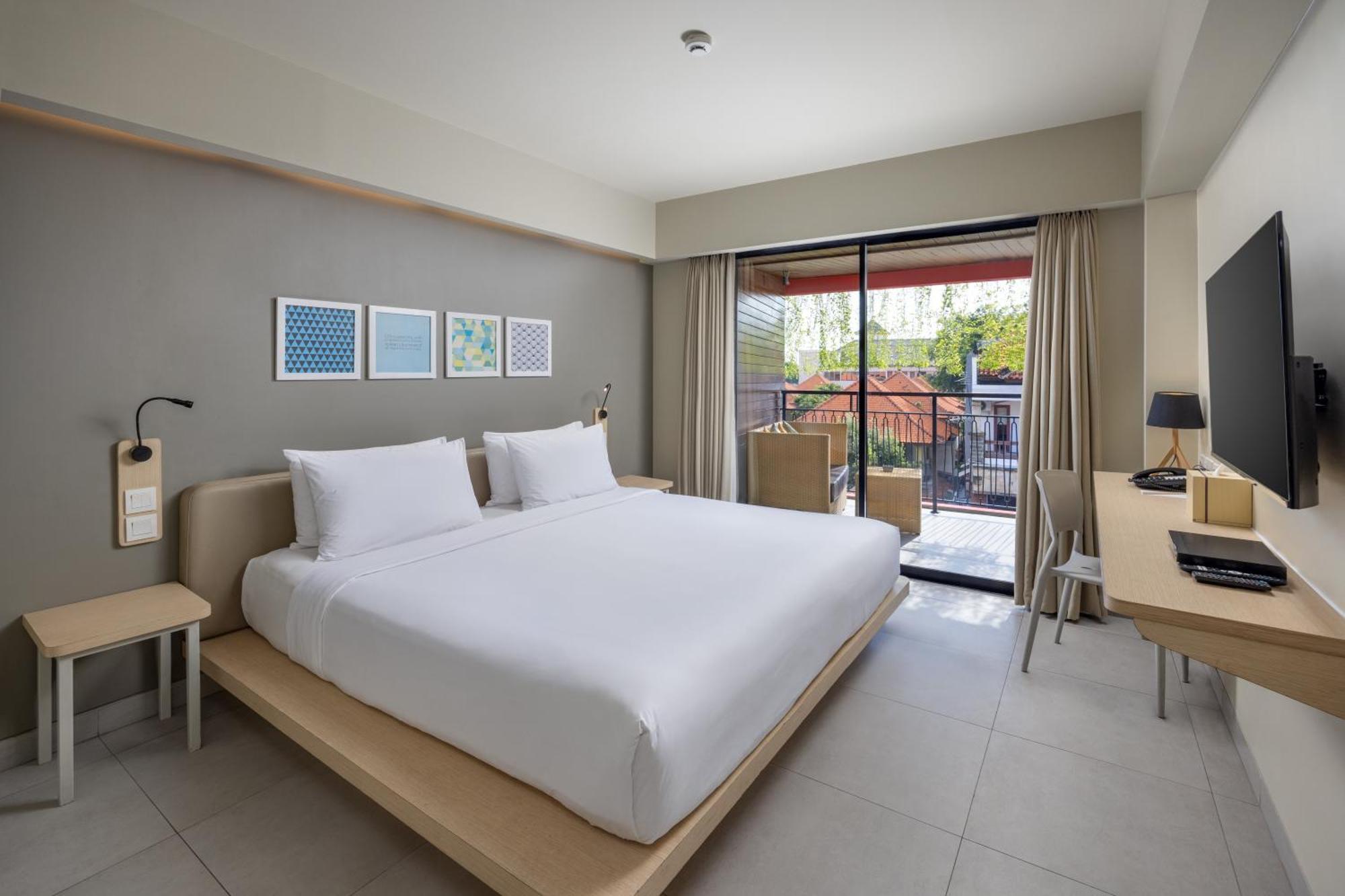Sevn Legian Hotel Exterior photo