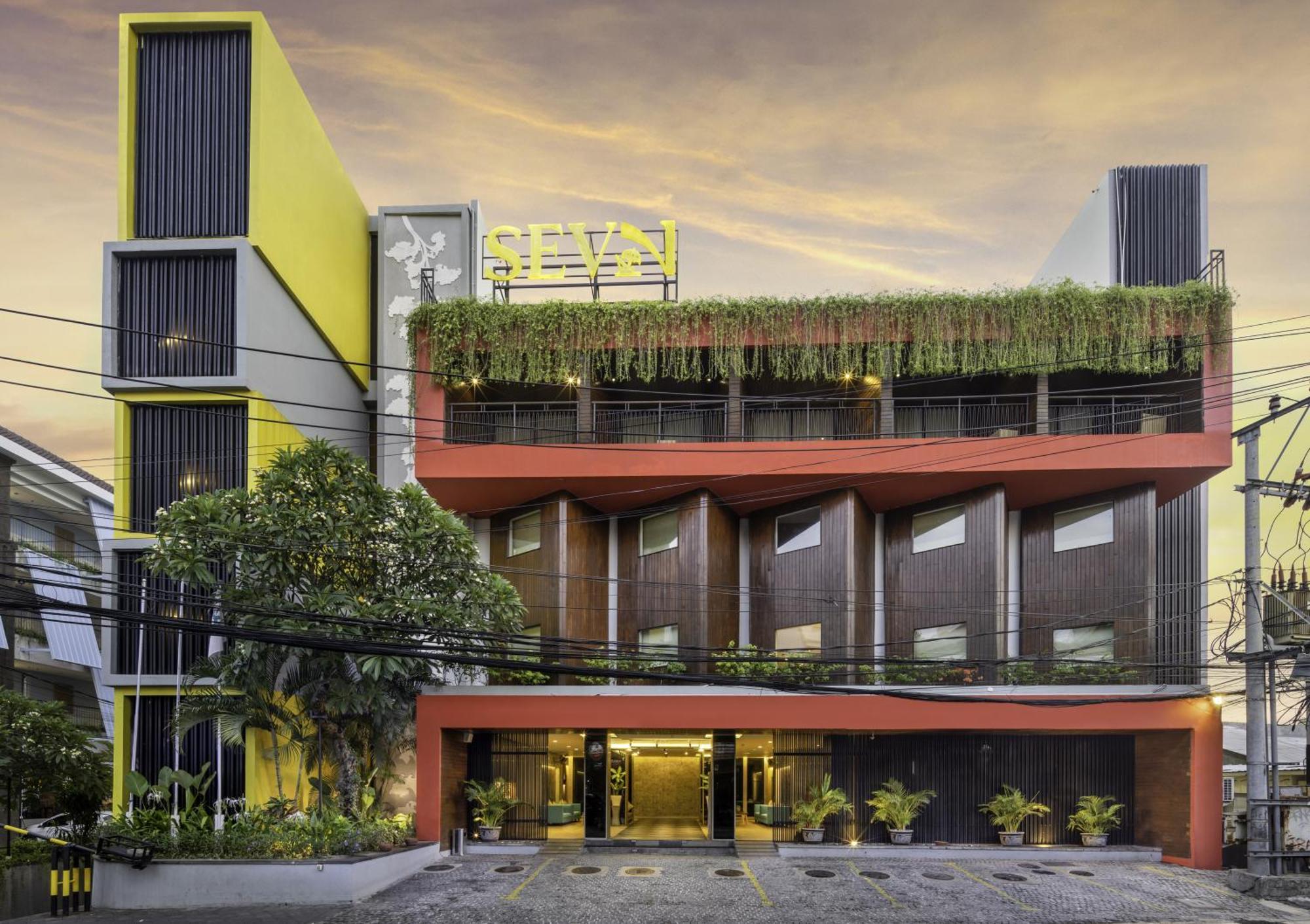 Sevn Legian Hotel Exterior photo